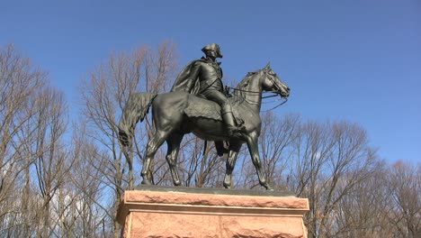 Valley-Forge-statue-of-General-Wayne