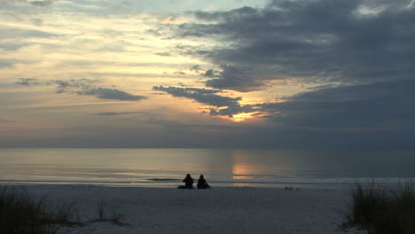 Florida-Couple-on-beach