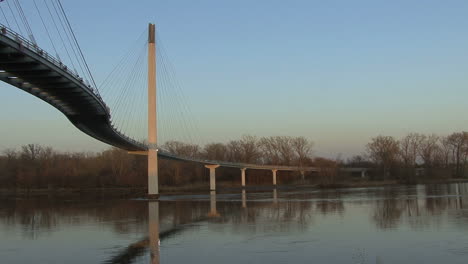 Omaha-footbridge-on-Missouri-River-1