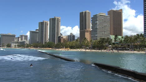 Waikiki-Hotels-Und-Surfen