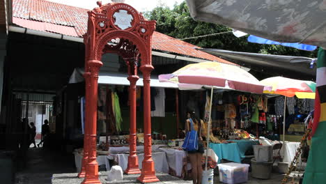 Dominica-Roseau-market-slave-stand