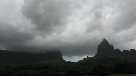 Dark-clouds-move-across-mountains