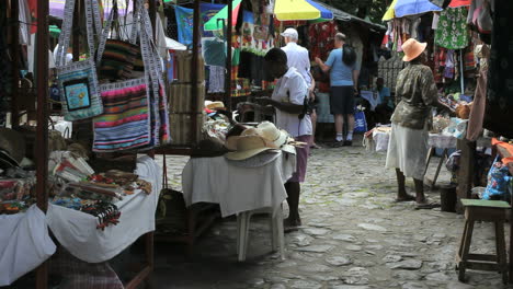Dominica-Roseau-market-1