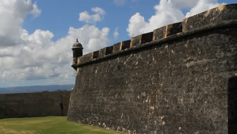 El-Morro-fortress-wall-in-San-Juan