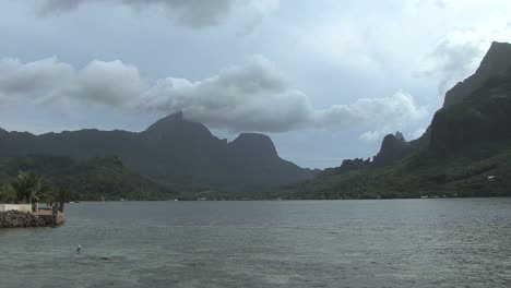 Moorea-view-over-Cook's-Bay-on-a-cloudy-day