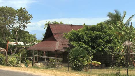 Moorea-house-with-tin-roof