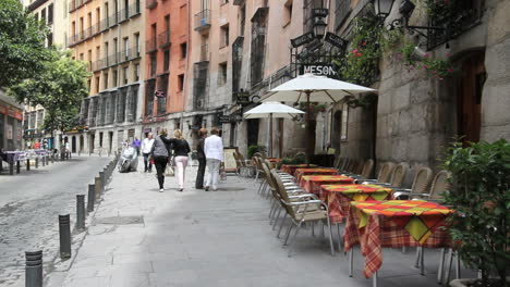 Madrid-old-town-street-with-tables-4