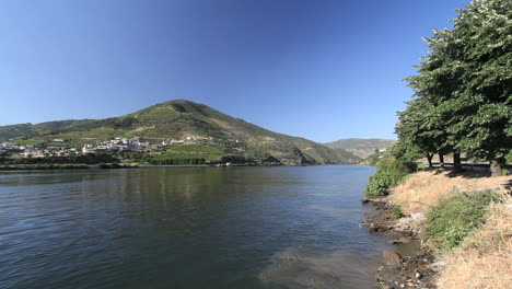 Szene-Am-Fluss-Douro