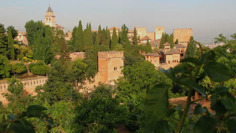 Alhambra-Blick-Aus-Der-Ferne