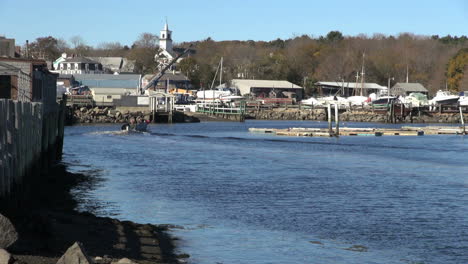 Massachusetts-Essex-Stadtansicht-Mit-Boot-Sx