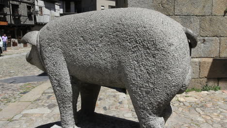Spain-La-Alberca-stone-pig-of-San-Anton