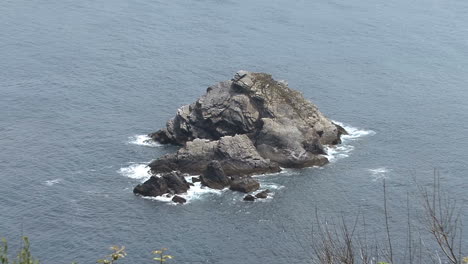 Spain-Galicia-Cabo-Ortegal-rocks-zooms-out-5a