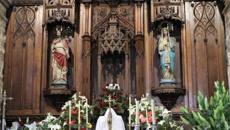 Spain-Galicia-inside-church-2