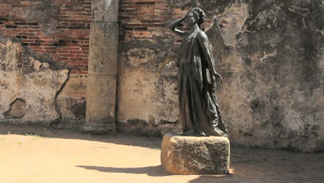 Spain-Merida-19th-century-statue-2