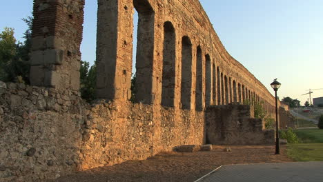 Spain-Merida-aqueduct-and-storks-1