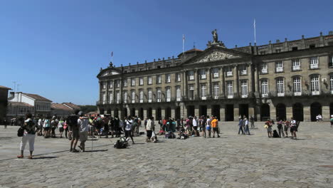 Plaza-Santiago-Con-Multitud