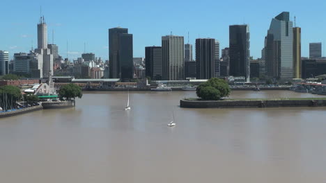 Buenos-Aires-Skyline-Vom-Hafen-Sa