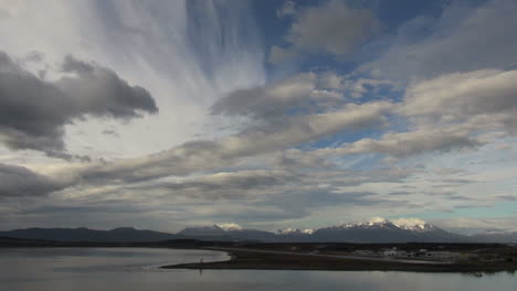 Ushuaia-Argentinien-Himmel-Mit-Wolken