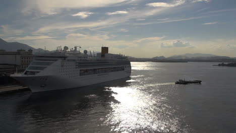 Rio-docks-backlit