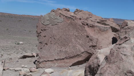 Chile-Atacama-Linien-Auf-Boulder-Gekratzt-8