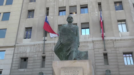 Santiago-Allende-Estatua-S