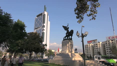 Santiago-statue-and-tall-building