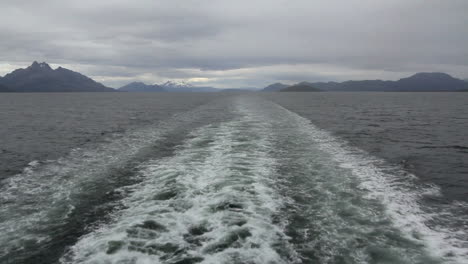 Patagonia-Strait-of-Magellan-wake