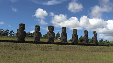 Easter-Island-Ahu-Akivi-digaonal-base-16b