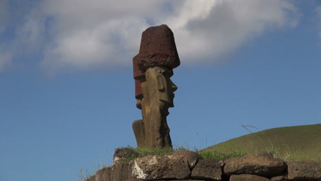 Easter-Island-Anakena-Ahu-Nau-Nau-profile-pointy-features-6