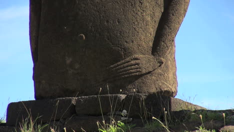 Osterinsel-Anakena-Ahu-Nau-Nau-Detail-Nabel-Und-Hand-20