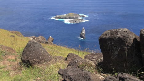 Easter-Island-Orongo-Motu-Kao-Kao-framed-by-boulders-1a