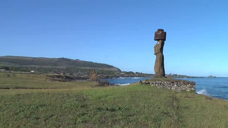 Easter-Island-Tahai-Complex-Ahu-Ko-Te-Riku-moai-profile-on-cove-6b