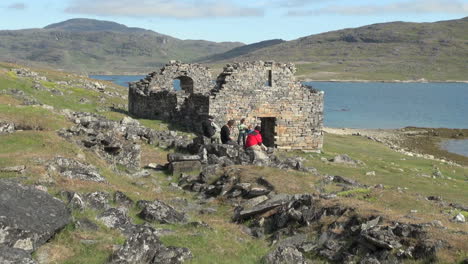 Greenland-Hvalsey-Nordic-church-ruin-&-people
