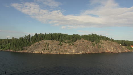 Sweden-Stockholm-Archipelago-&-gulls-s