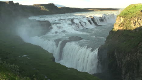 Iceland-Gullfoss-lower-falls