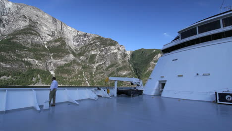Norway-man-on-a-ship-in-Sognefjord-timelapse-c1