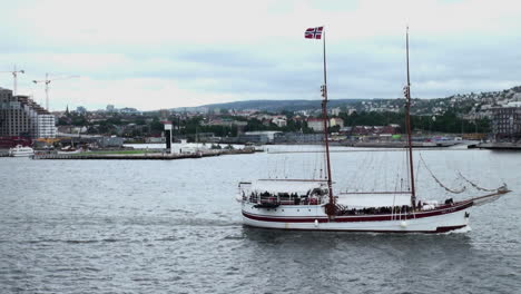 Oslo-sailing-excursion-ship-s2