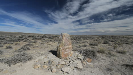 Wyoming-South-Pass-Oregon-Trail-monument