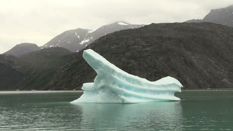 Grönland-Eisfjord-Schiffsförmiger-Berg-S61