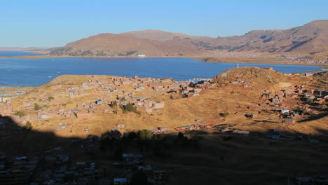 Peru-Lake-Titicaca-sunlit-foreground-c
