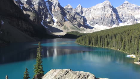 Canada-Alberta-Moraine-Lake-view-with-foregound-rock-c