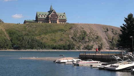 Canada-Alberta-Prince-of-Wales-Hotel-&-boat-docks