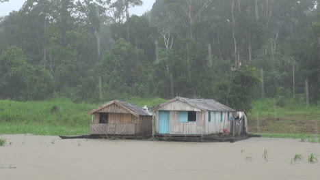 Amazon-Brazil-rain-on-floating-houses-in-lake
