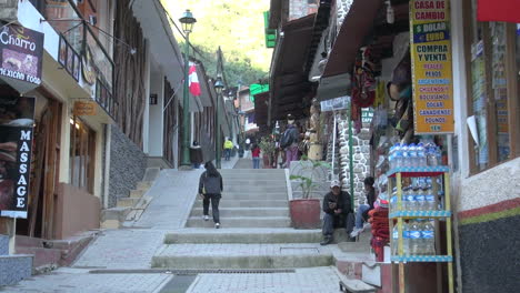 Peru-Aguas-Calientes-shops-along-steps
