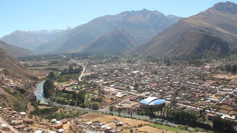 Perú-Pueblo-Del-Valle-Sagrado-A-Lo-Largo-De-La-Urubamba-6