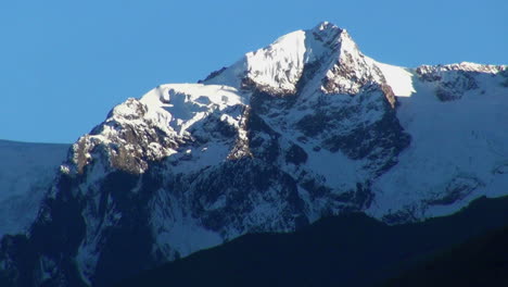 Picos-Andinos-Peruanos-Con-Nieve