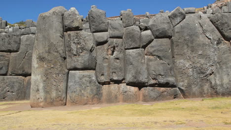 Cusco-Sacsayhuamán-Massive-Steinmauern-C.