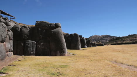 Peru-Sacsayhuaman-walls-of-enormous-stacked-stones-7