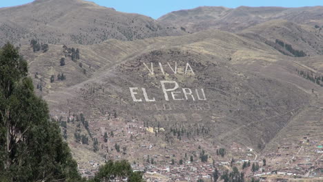 Peru-Viva-El-Peru-Schild-Auf-Dem-Hügel-über-Cusco-S