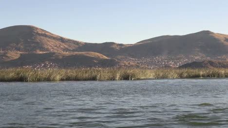 Peru-See-Titicaca-Fernes-Ufer